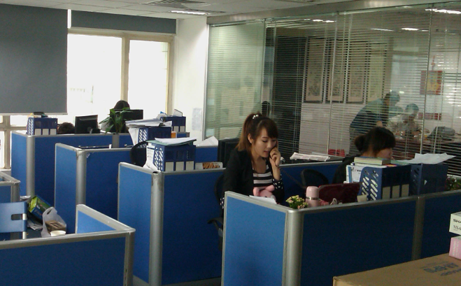 重型货架承重标准与仓储布局优化设计要点
